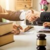 📜 توثيق العقود ونقل الملكية